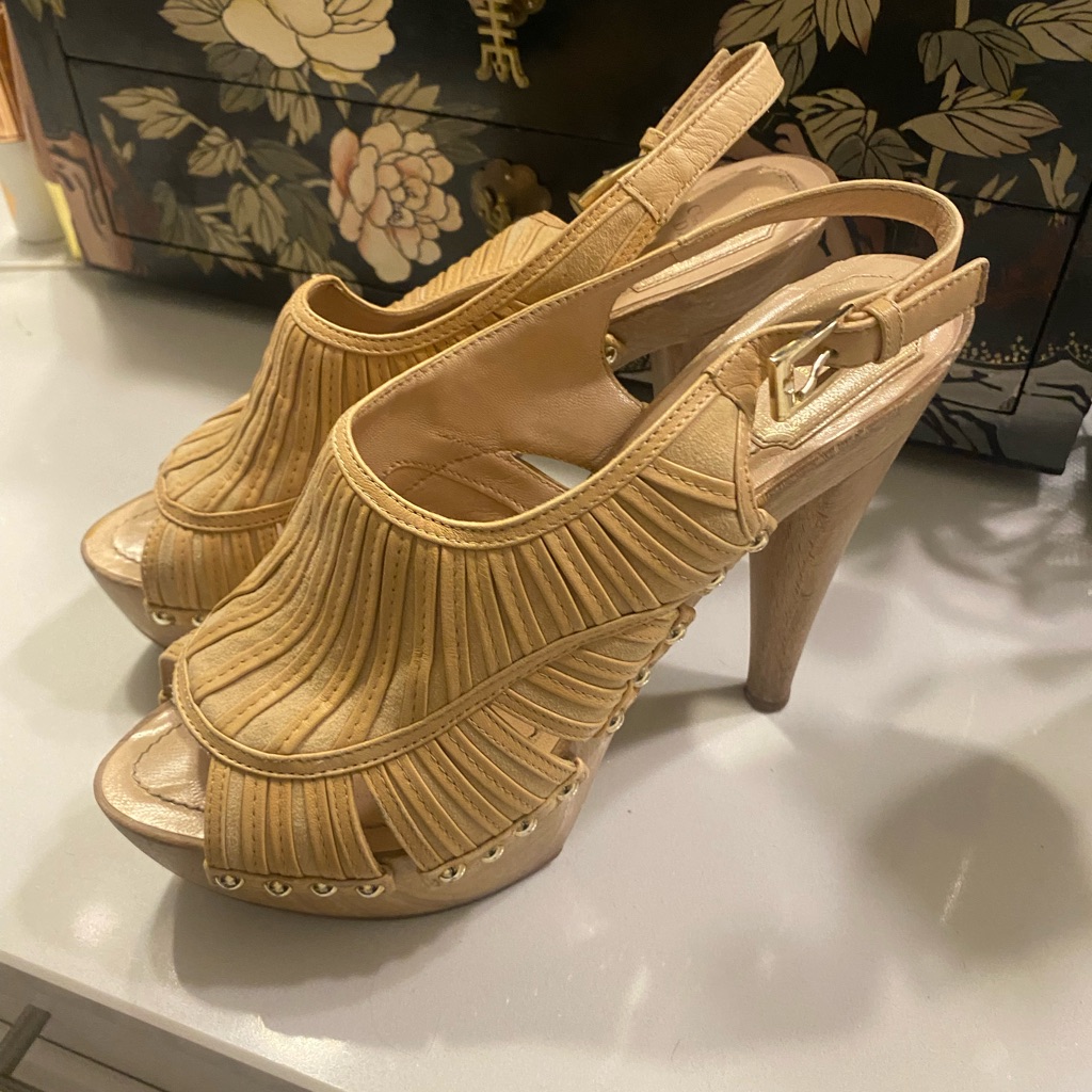 Christian Dior Womens Shoes. Size 38 1/2